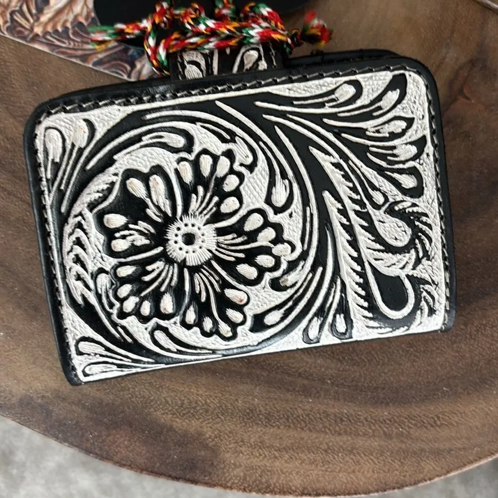 Myra Prairie Meadows Wallet in Frosted Ebony